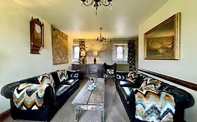 Derbyshire Chapel For 6 At Harthill Hall Private Hot Tub 8Am - 10Pm Plus Private Daily Use Of Indoor Pool And Sauna 1 Hour